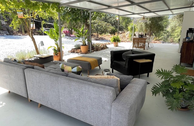 Spacious 5-bedroom villa with a spectaculair garden kitchen!