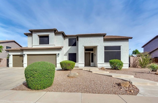 Spacious 5 BR, 3.5 BA, 4000+sf, WiFi, Pool,Hot Tub