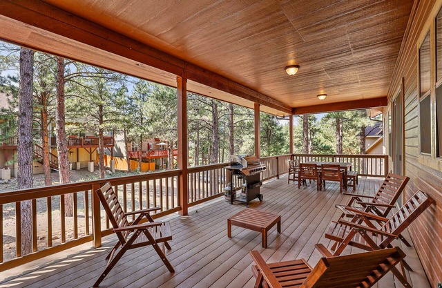 Relax and Enjoy: Travertine Retreat in the Pines!