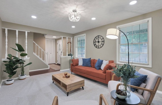 Spacious 5-bedroom near Easton!