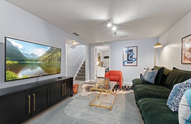Spacious 5BR home in w/ yard, movie & games; close to Red Rock, Denver & more