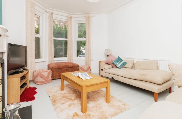 Spacious 6-bed Family Retreat Bristol