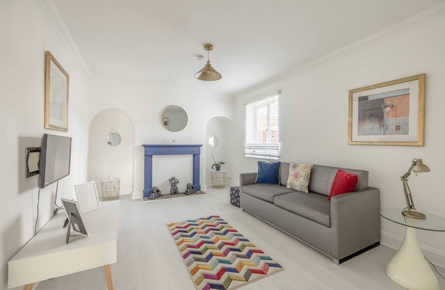 Spacious 6 Bedroom House in Maidenhead/ Windsor