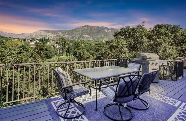 Spacious 6-bedroom house in Ogden with Breathtaking Mountain Views