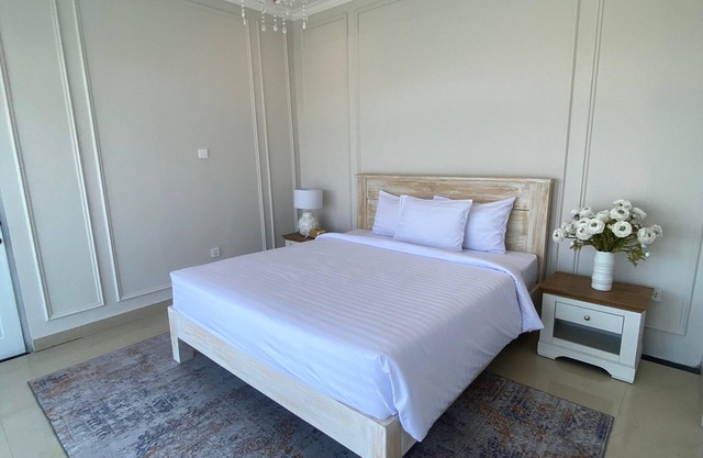 Spacious 6BR 6Bathrooms Villa, Private Pool, Daily Housekeeping, Prime Location!