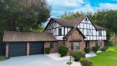 Spacious 6br Disney Retreat W Pool & Fireplace