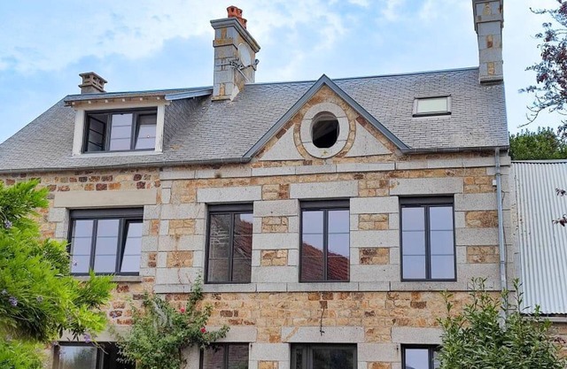 Casa espaciosa con 6 habitaciones, jardín y cerca de la playa
