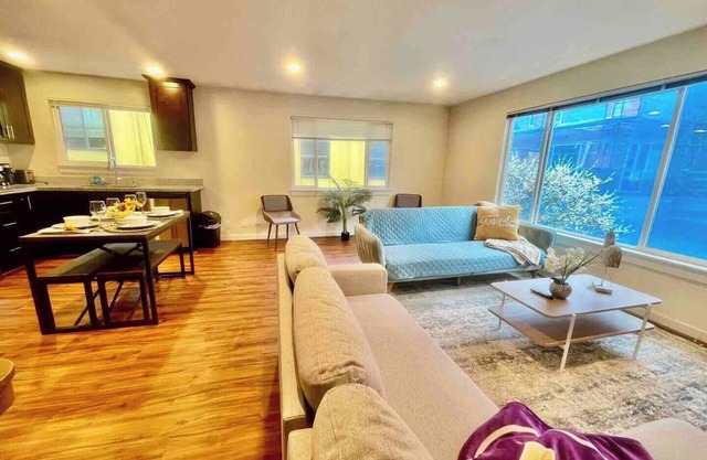 Spacious 8BR/8BA Retreat in Queen Anne
