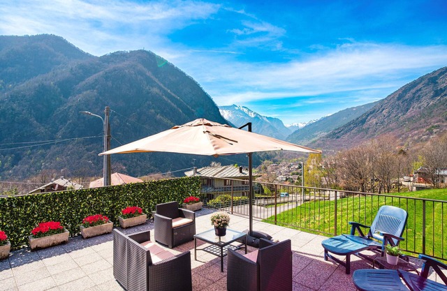 Spacious alpine house with panoramic terrace for large families or groups