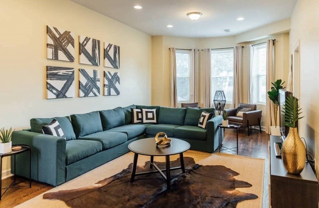 ❤️ ¡Descuento! Condominio grande y hermoso con estacionamiento gratuito!