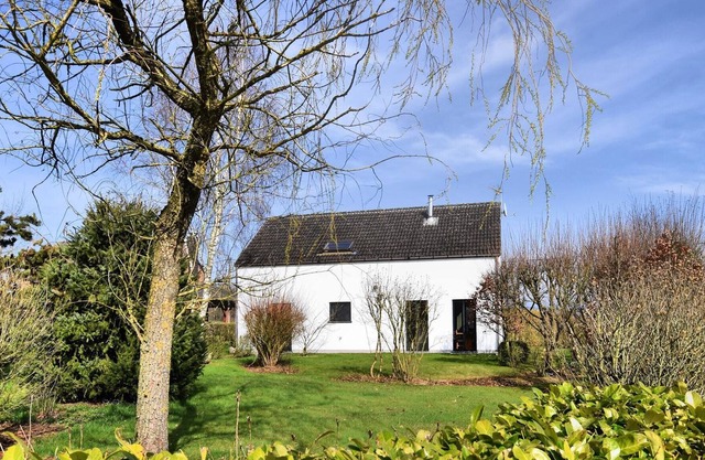 Espaciosa casa de vacaciones en Rendeux con jardín privado