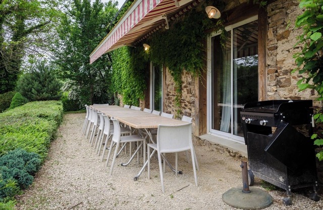 Casa rural amplia y luminosa en el corazón del Perigord, terraza, piscina y naturaleza
