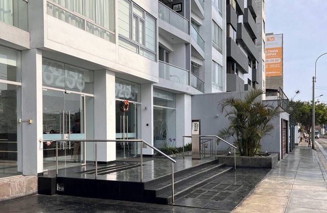 Spacious and comfortable 3-bedroom apt. with balcony in Miraflores, Free Parking