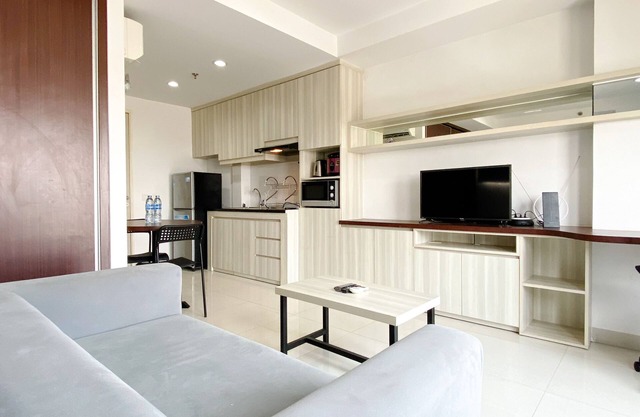 Spacious And Comfy Studio Room Azalea Suites Apartment