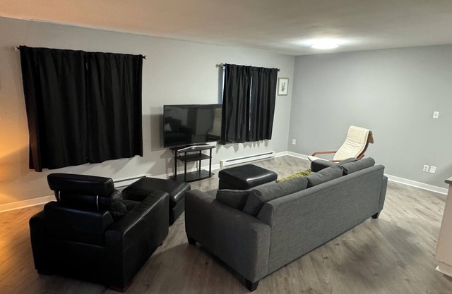 Spacious and Cozy house in charming Lake Cowichan