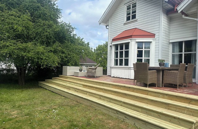 Spacious and cozy house with garden in the center of Svelvik