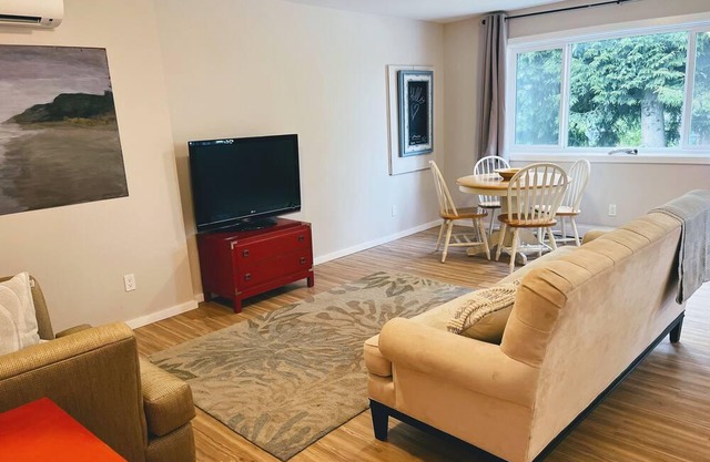 Spacious and cozy suite, ideal for your Island getaway.