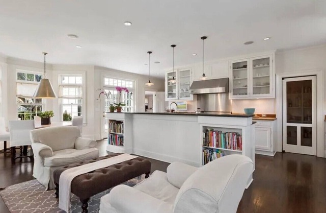 Spacious and Luxurious Home - Pool - Hot Tub