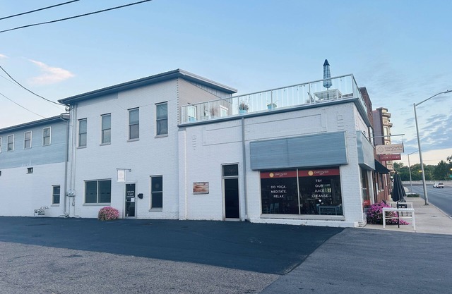 Spacious and luxurious downtown loft in Logansport w/ incredible rooftop patio