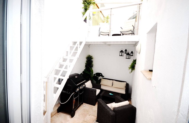 Amplio y moderno apartamento en Niza central
