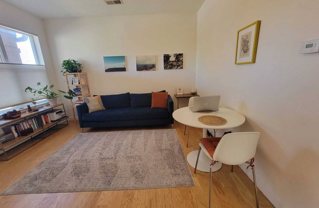 Spacious and peaceful 1-bedroom condo in charming Boulder with WiFi, AC