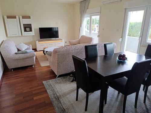 Spacious and Peaceful Apartment Rosemary