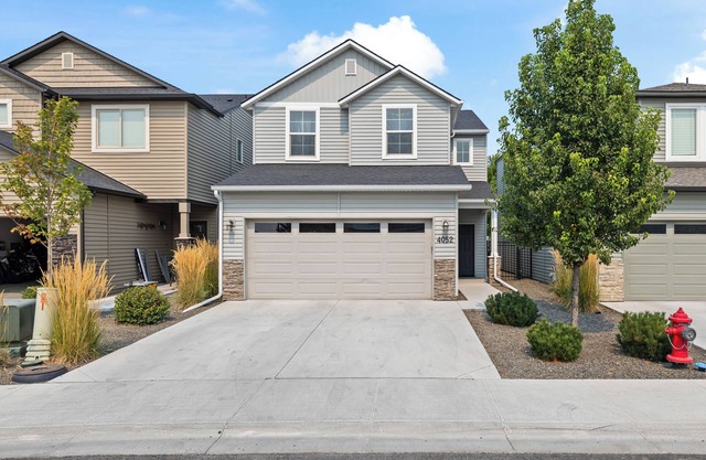 Spacious and Peaceful 4BR/2.5 House with Modern Comforts and Private Yard