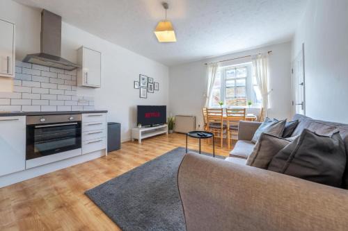 Spacious Apartment near Stansted Airport & Bishops Stortford Town Centre, Ideal for Contractors and Relocators