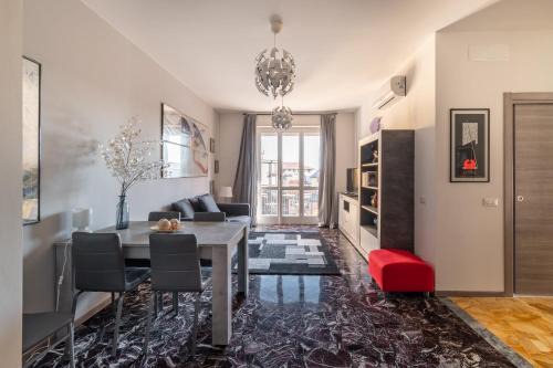Spacious apartment 4 min to the beach