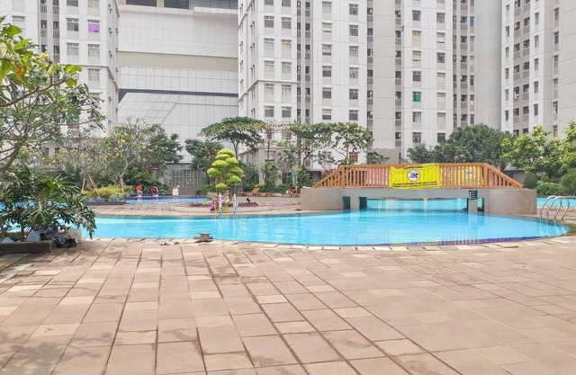 Spacious Apartment at Green Bay Pluit