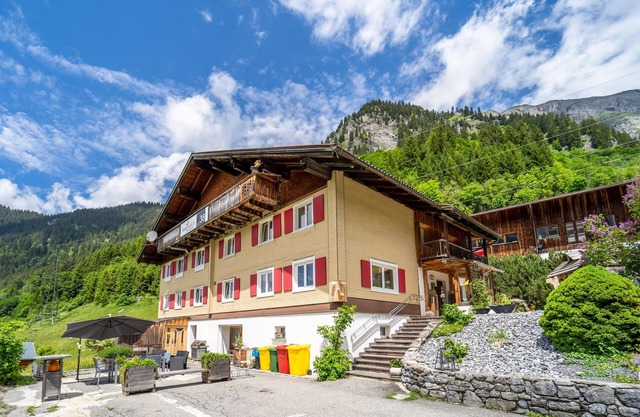 Spacious apartment in the Arlberg ski area