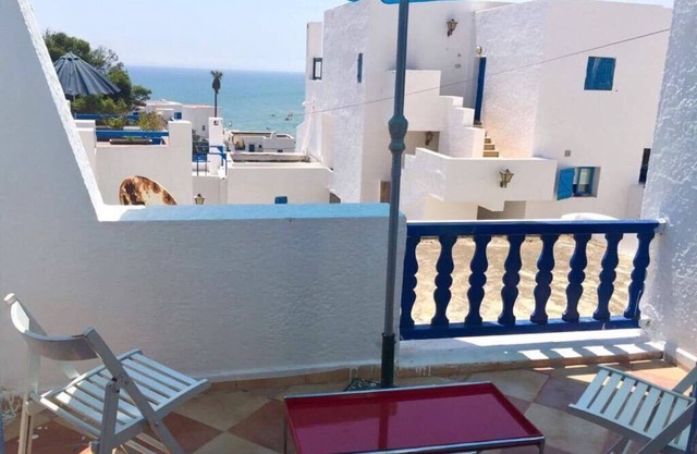 Amplio apartamento con vistas a la playa de Cabonegro en el norte de Marruecos
