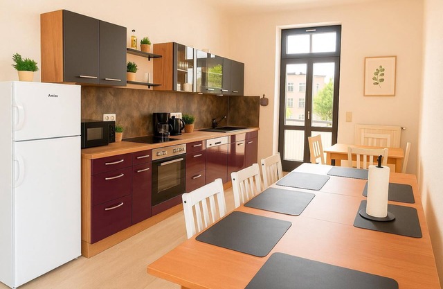 Spacious apartment with 2 parking spaces / Wifi / quiet & central