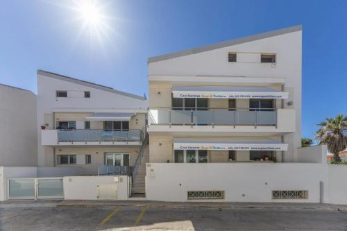 Spacious apartment with sea view in Punta Secca