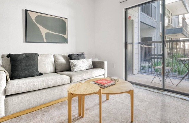 Spacious Arboretum 1BR w/ Pool, Gym & W/D, nr retail, by Blueground