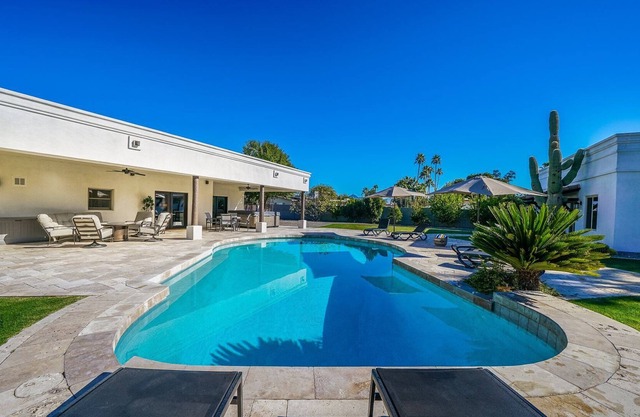 Spacious backyard with amazing casita