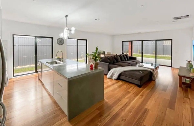 Spacious Ballarat golf retreat