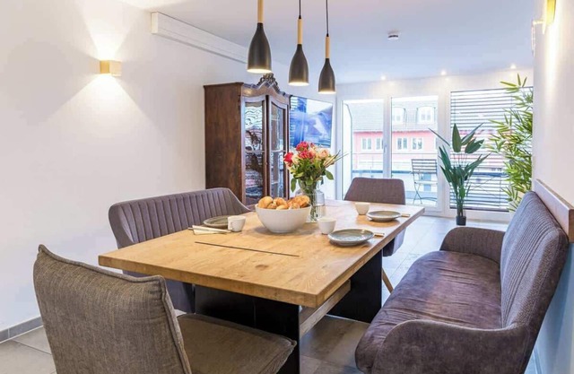 Spacious, barrier-free apartment with 2 balconies