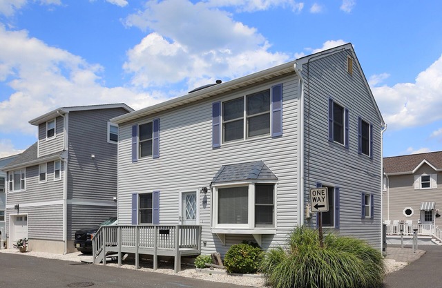 Spacious Beach House located 1 Block from the Beach
