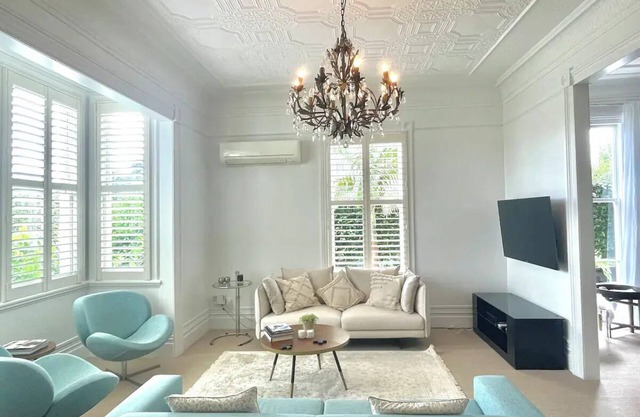 Spacious & beautifully appointed Parnell Villa with amazing city views