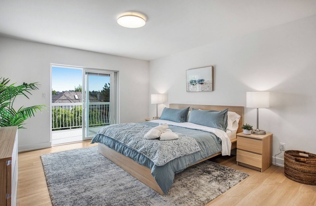 Spacious & Bright 3BR + 3BTH near UBC (direct road!) & Downtown