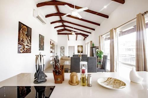 Spacious Bright & Airy Penthouse C at Playa Venao