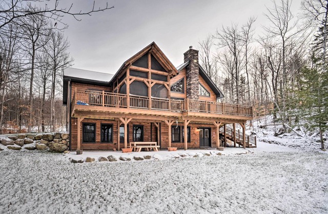 Spacious Cabin on Silver Lake: Hike & Ski!