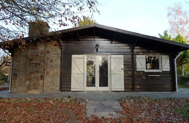 amplio chalet en una zona rural tranquila entre Couvin y Givet (Fr)