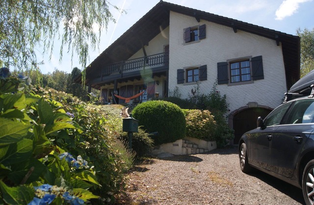 Amplia casa estilo chalet, comodidad total, WIFI, barbacoa, amplio jardín, hasta 11 prs
