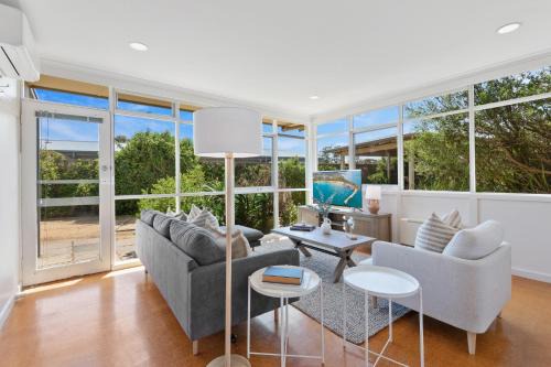Spacious Coastal 4-Bed Steps from the Sand