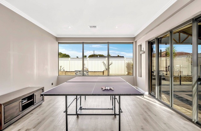 Spacious Coastal Getaway - 4BR Home with Pool, Games Room, and More in Safety Bay