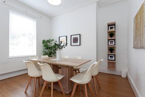 Spacious Comfortable house close to Etihad+parking