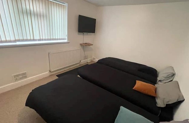 Spacious comfy modern family 2 bedroom flat