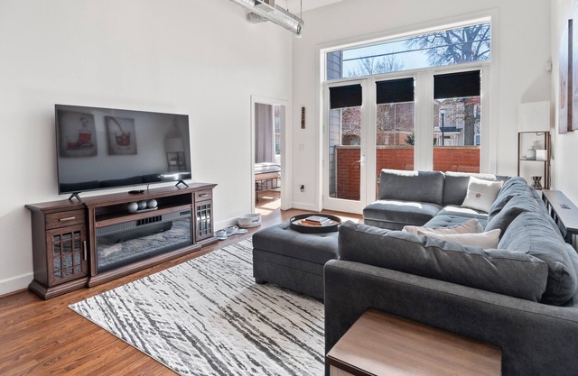 Spacious Condo in Center of NULU with Free, Gated, Secure Parking and Entrance
